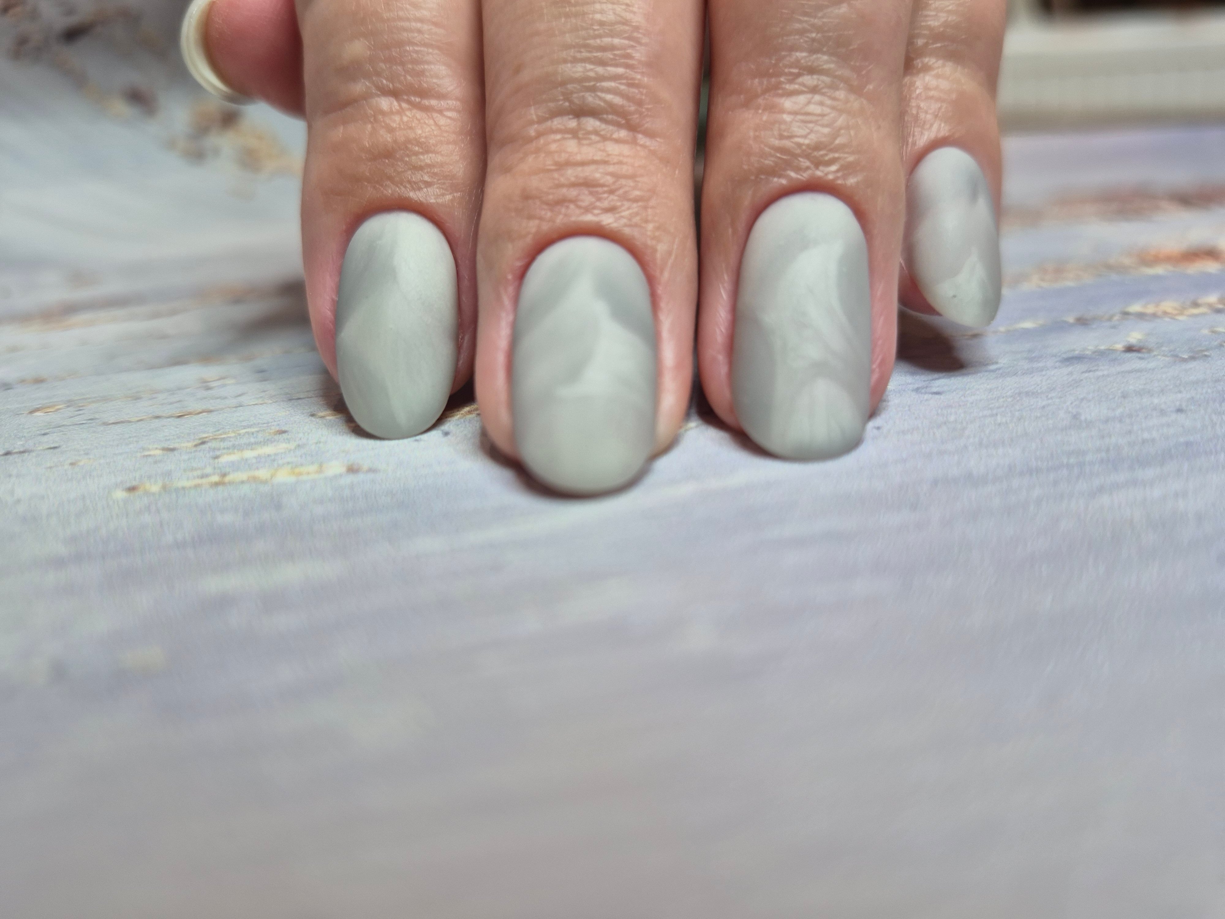 Матовый маникюр серый необычный, фото - Салон красоты OH NAILS