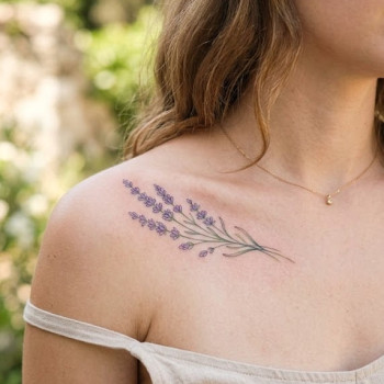 Тату кольорові на ключиці лаванда, фото - Тату майстер Юлія Данилович