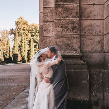 Свадебная фотосессия в городе на дороге, фото - Свадебный фотограф Віталій Смульський