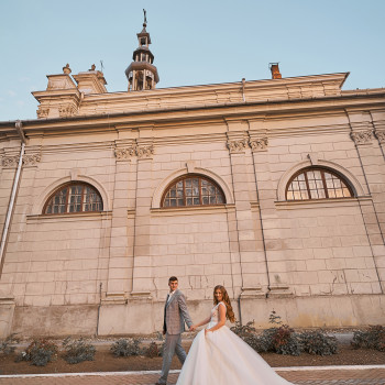 Свадебная фотосессия в городе на дороге, фото - Свадебный фотограф Віталій Смульський