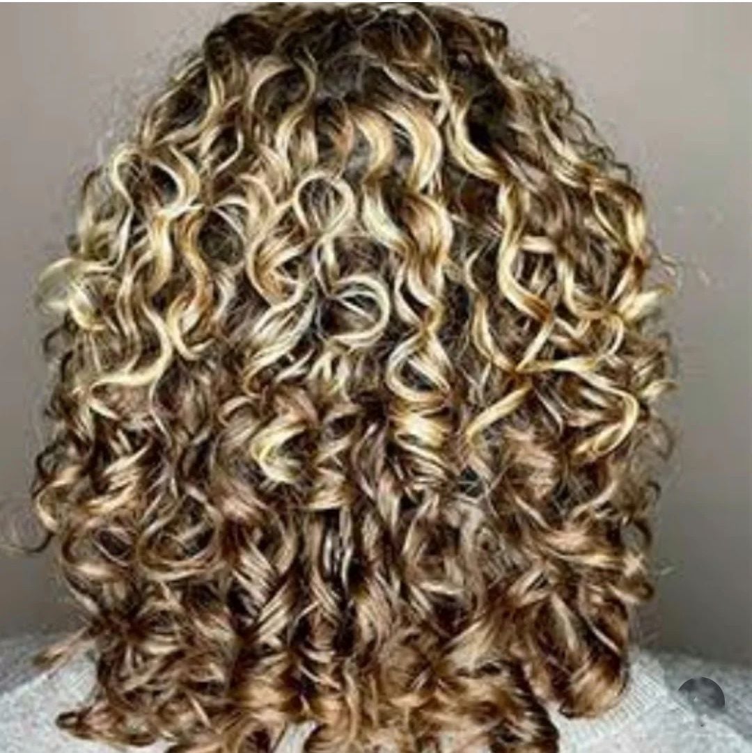Укладка на середнє волосся локони завивка, фото - Салон краси HAIRVICTORY