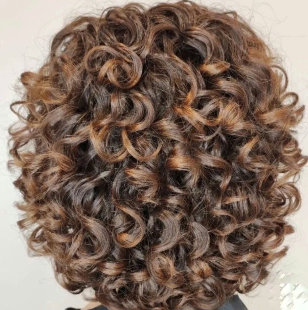 Короткая женская стрижка химическая завивка, фото - Салон красоты HAIRVICTORY