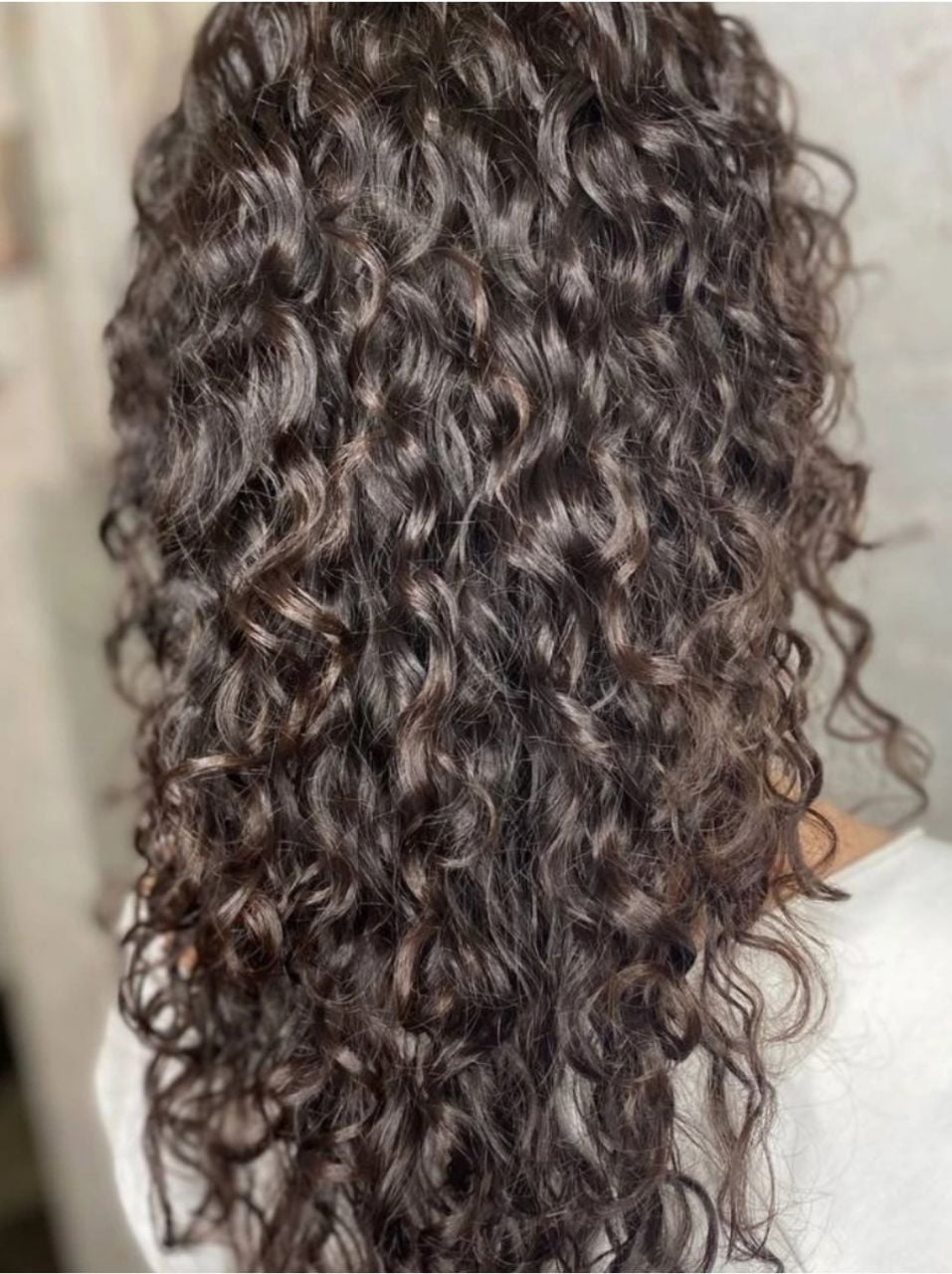 Укладка на середнє волосся локони завивка, фото - Салон краси HAIRVICTORY