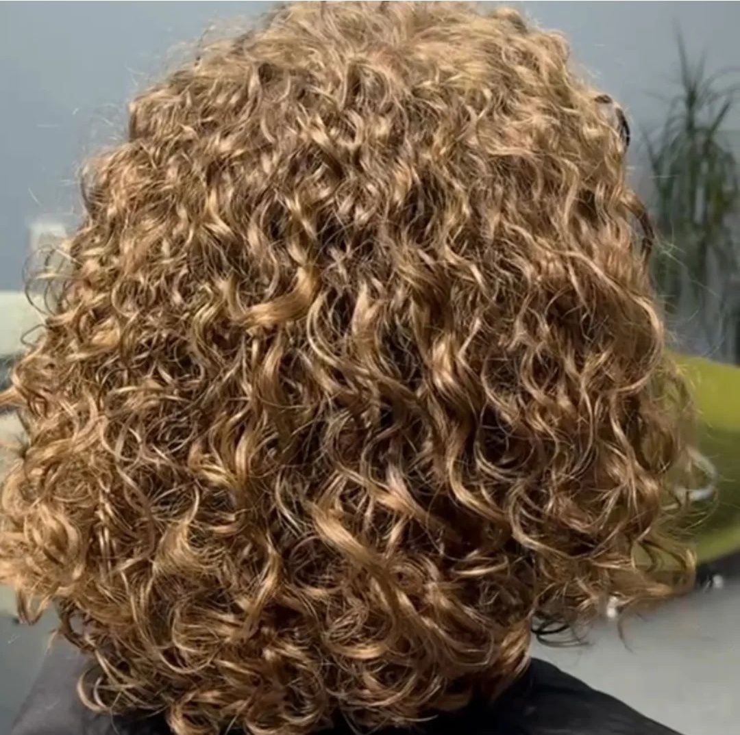 Короткая женская стрижка химическая завивка, фото - Салон красоты HAIRVICTORY