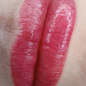 Перманент макіяж губ