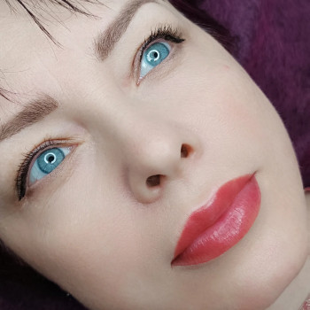 Перманент губ заживші брови та міжвійка