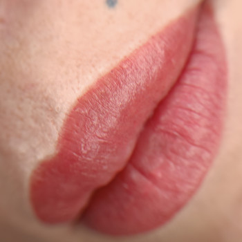 Акварельный татуаж губ помадный, фото - Мастер татуажа Ксенія Гринько