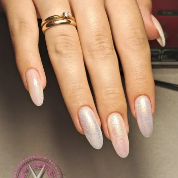 Нарощування нігтів