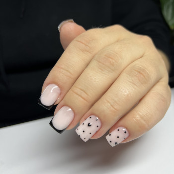 Манікюр із серцями з крапками у горошок, фото - Майстер манікюру Юлія Калінкіна