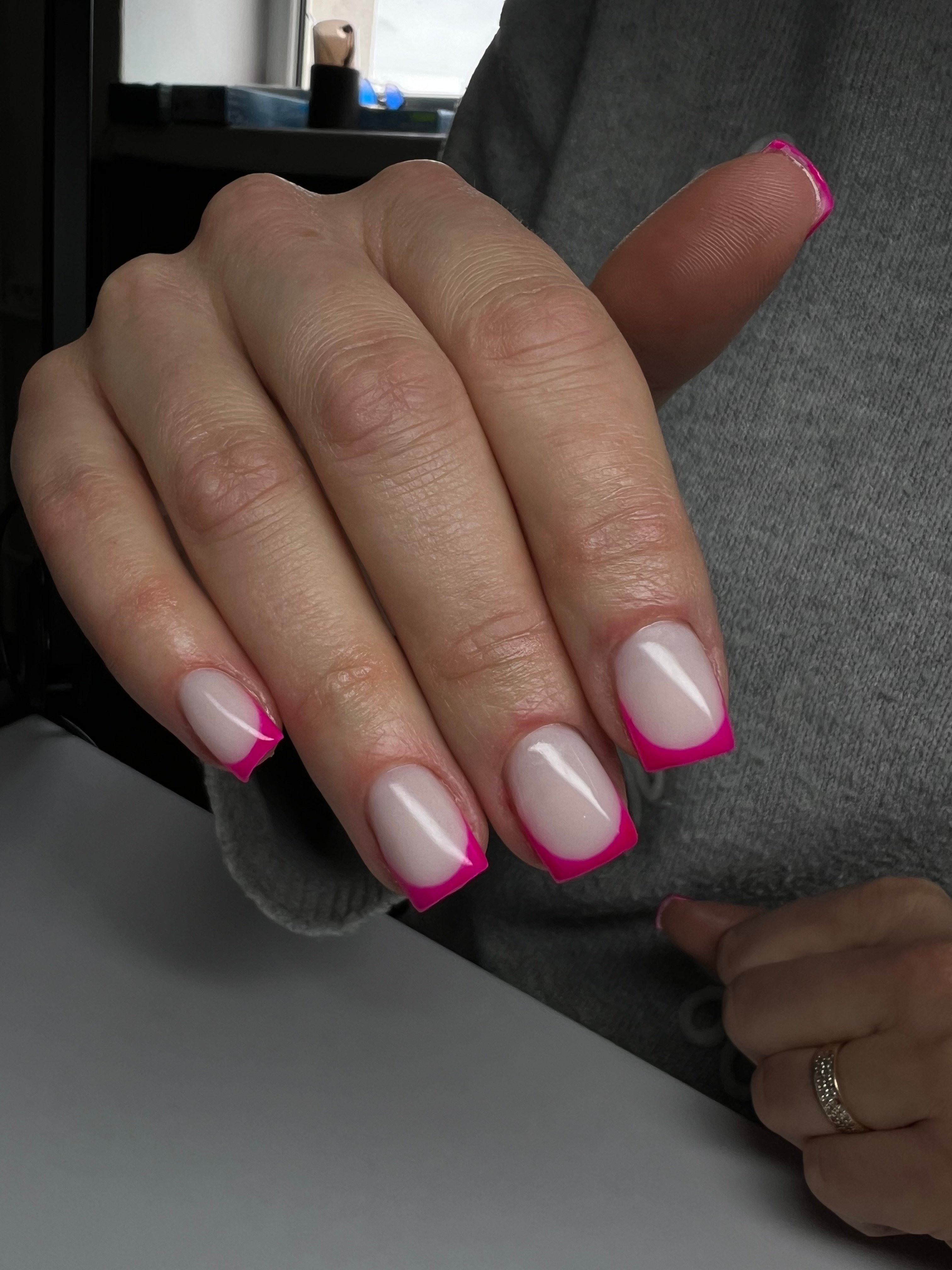 Білий манікюр рожевий молочний, фото - Майстер манікюру Юлія Калінкіна