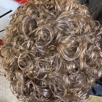 Коротка жіноча стрижка бежевий блонд натуральний, фото - Перукар Олеся Афонькина