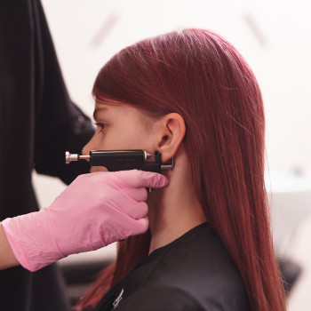 Прокол вух -1000грн.