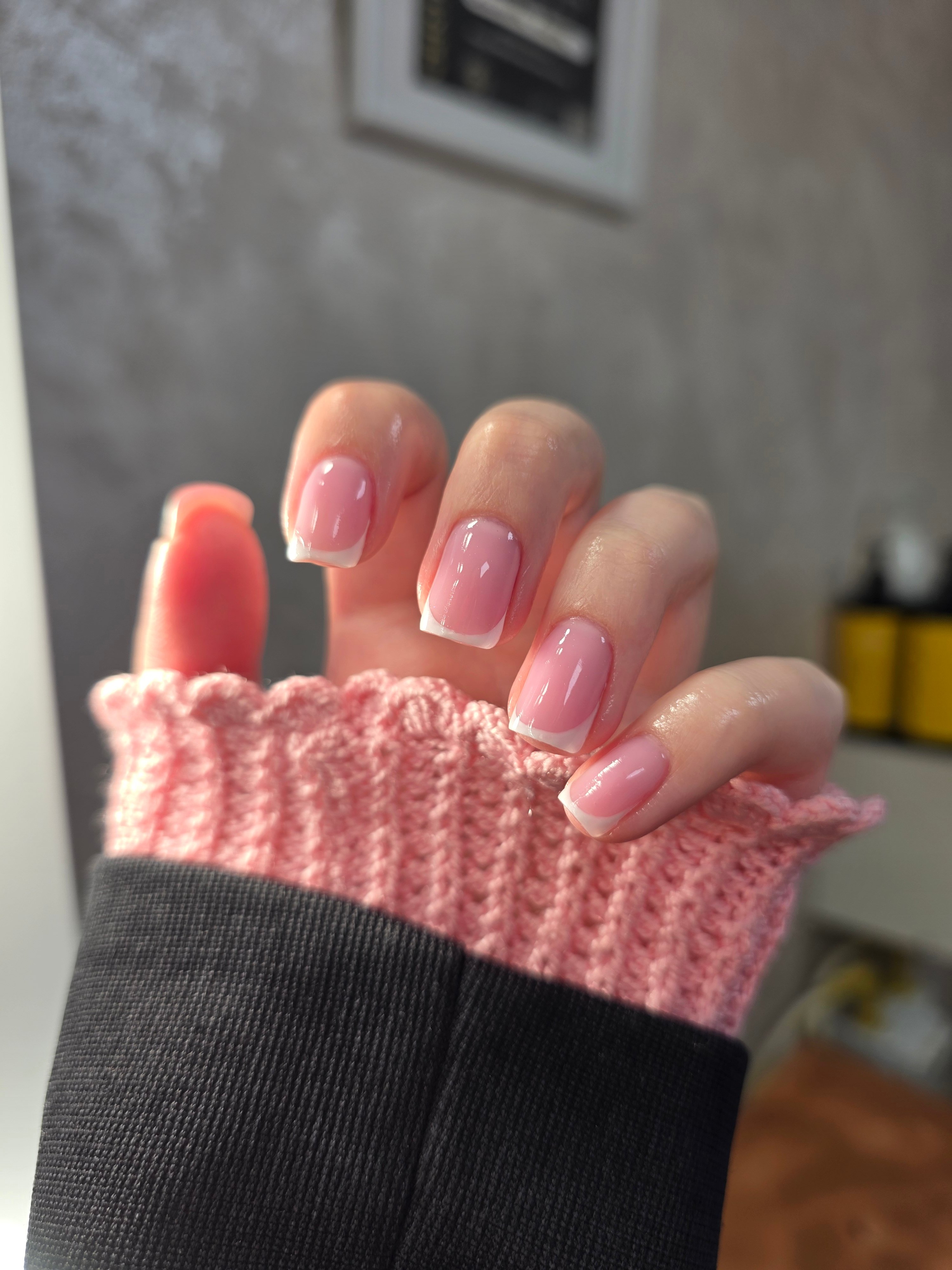 Білий манікюр ніжний рожевий, фото - Майстер манікюру Альона Землякова