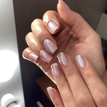 Манікюр з блискітками котяче око світловідбивний, фото - Майстер манікюру Альона Землякова