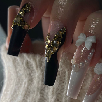 Белый маникюр с блестками на длинные ногти, фото - Мастер маникюра Альона Землякова