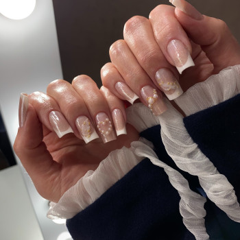 Манікюр із серцями з камінням незвичайний, фото - Майстер манікюру Альона Землякова