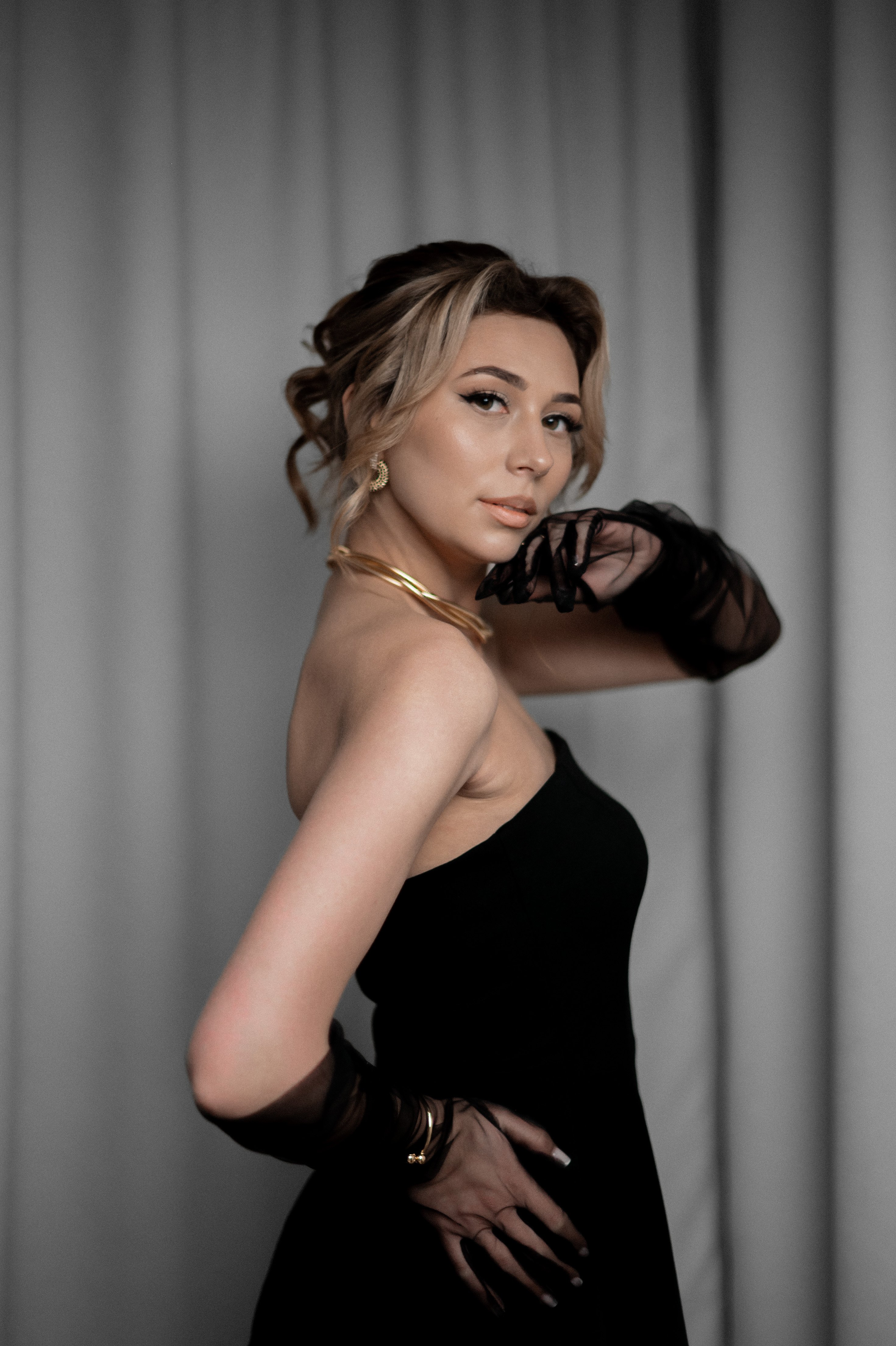 Вечерний макияж красивый для карих глаз, фото - Салон красоты Backstage