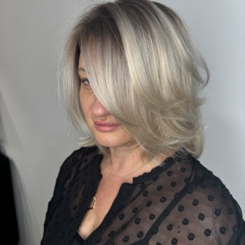 Стрижка каскад на середнє волосся лесенка, фото - Перукар Ірина Брачевская