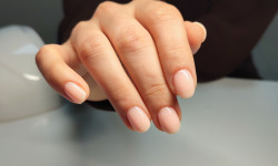 Покриття гель-лаком, апаратний манікюр Майстер манікюру Ірина Івано-Франківськ