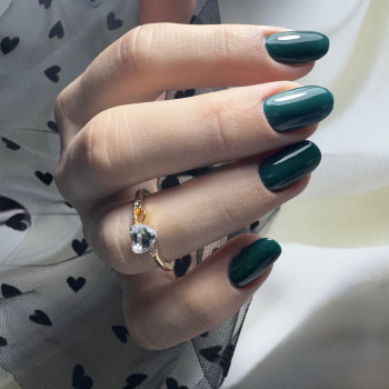 Темний манікюр смарагдовий на овальні нігті, фото - Майстер манікюру Оксана Коссе