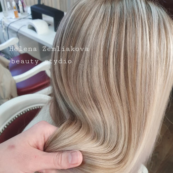 Фарбування волосся