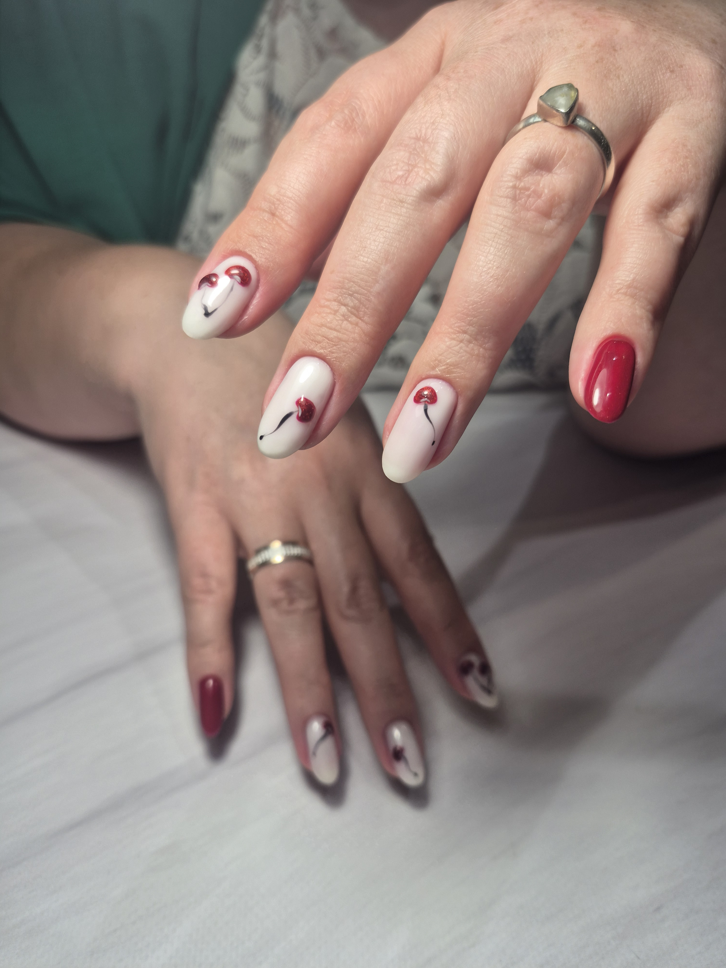Манікюр з малюнком мигдаль на довгі нігті, фото - Студія краси OH NAILS