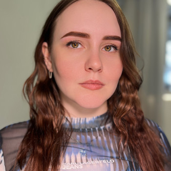 Фарбування брів з корекцією