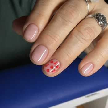 Покриття базою, фото - Мастер маникюра Марина Пешкова