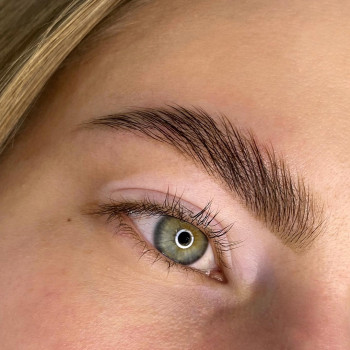 Ламінування та довготривала укладка брів у Києві на Осокорках