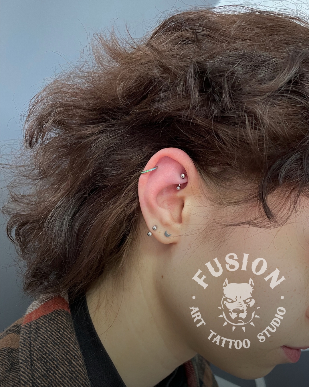Пирсинг уха, фото - Тату салон Fusion
