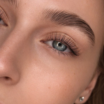 Ламінування вій у Києві на Осокорках