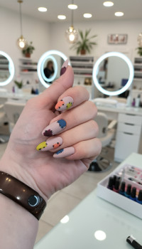 Crazy Nails Room