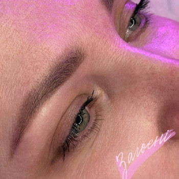 Загоєні брови Пудрова техніка