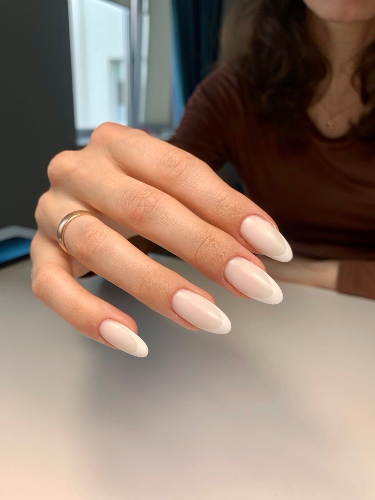 Класичний французький манікюр — витончена елегантність нігтів. Ідеальна форма, бездоганна лінія посмішки та натуральний блиск. Ніжний, стильний та завжди актуальний!, фото - Мастер маникюра Анна Домбровская