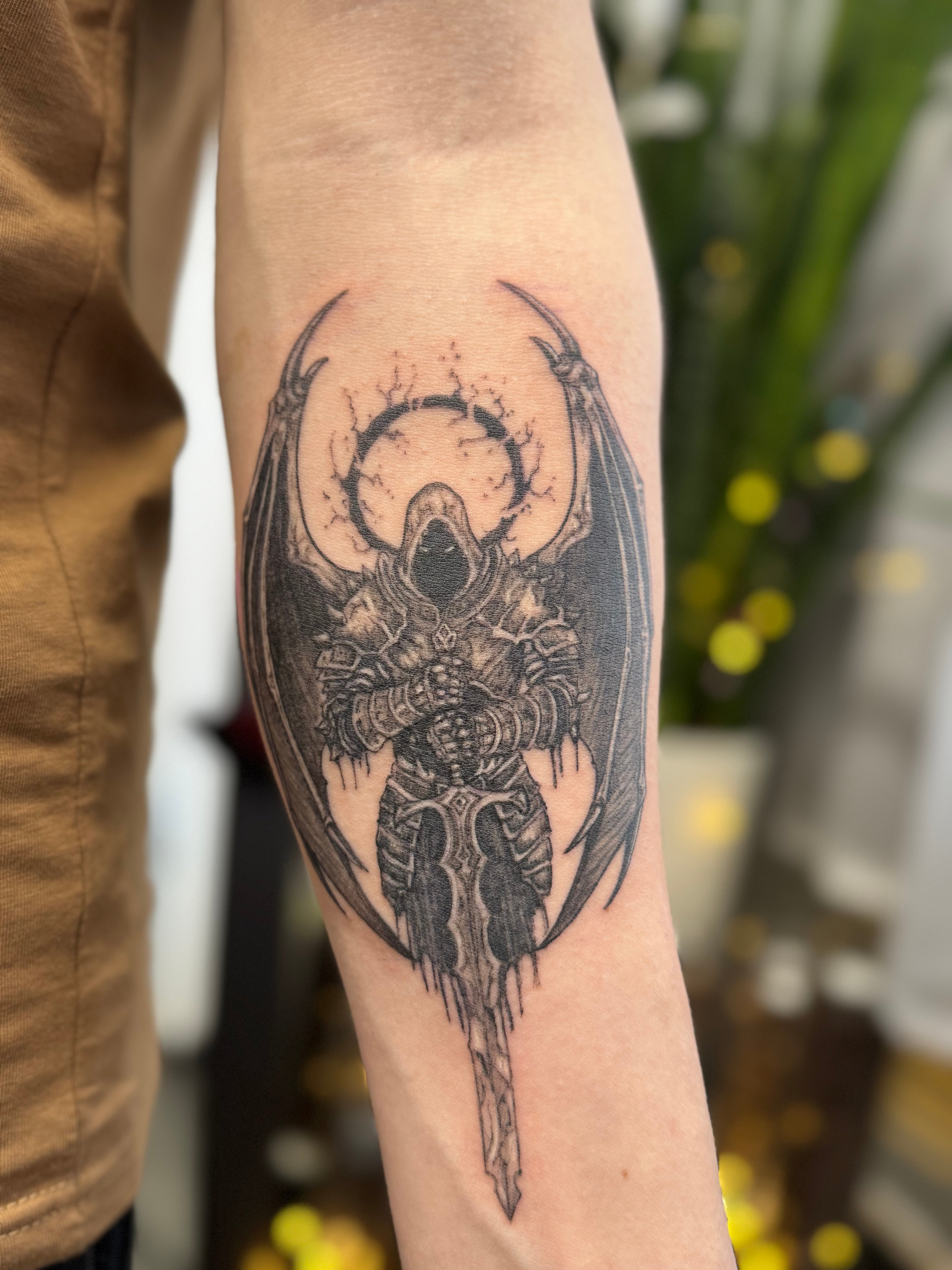 На передпліччі янгол реалізм, фото - Тату майстер Світлана Тімошенко
