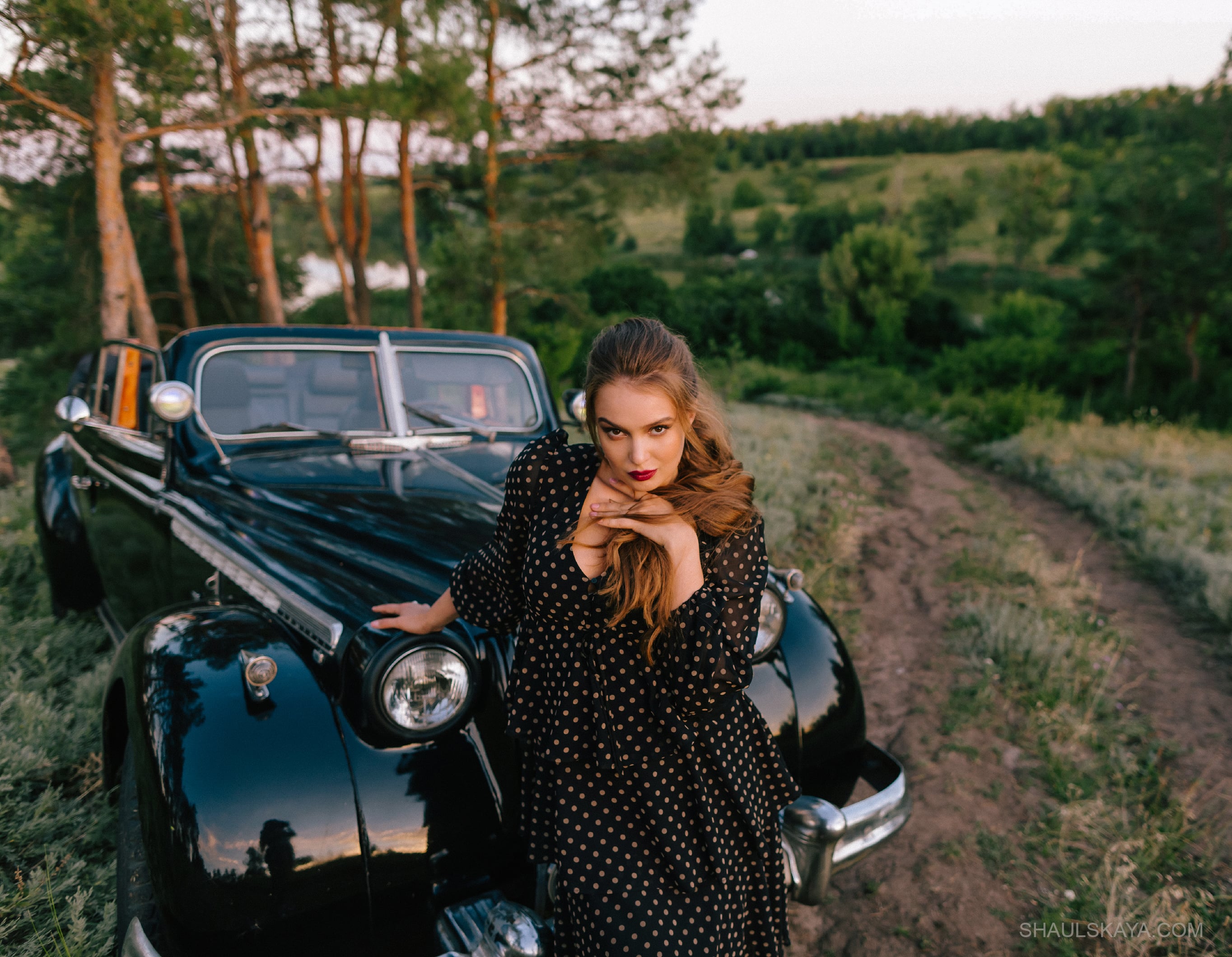 Фотосесія з машиною на природі в стилі ретро, фото - Весільний фотограф Анна Шаульская