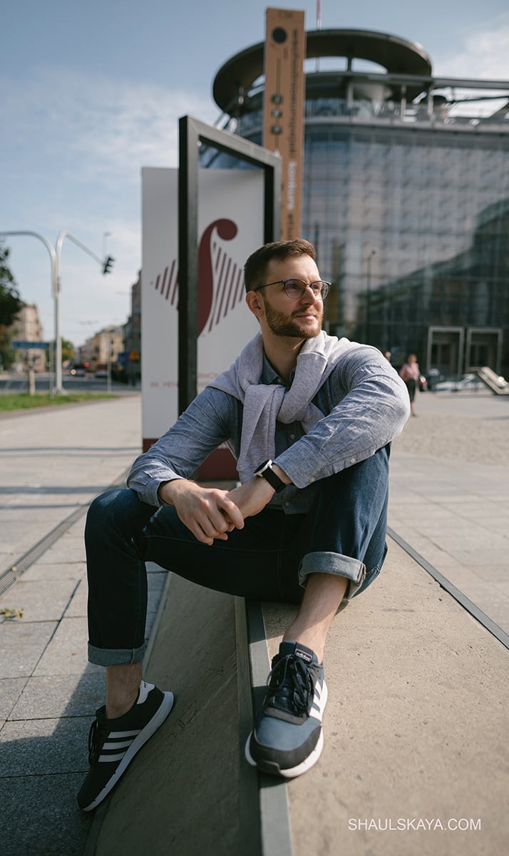 Чоловіча фотосесія стильна у місті, фото - Весільний фотограф Анна Шаульская