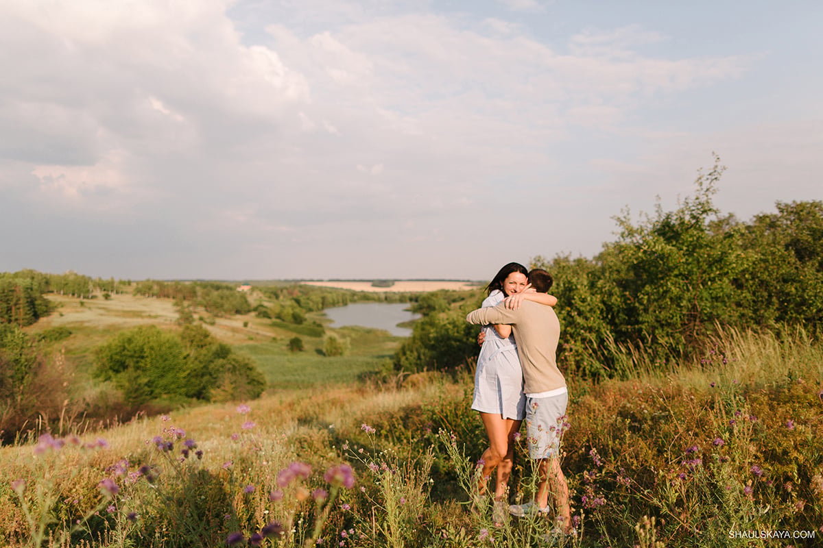 Фотосесія на природі пари ніжна, фото - Весільний фотограф Анна Шаульская