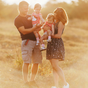 Сімейна фотосесія на природі у полі, фото - Весільний фотограф Анна Шаульская