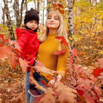Осенняя фотосессия в лесу мама дочка, фото - Фотограф Надія Струлева