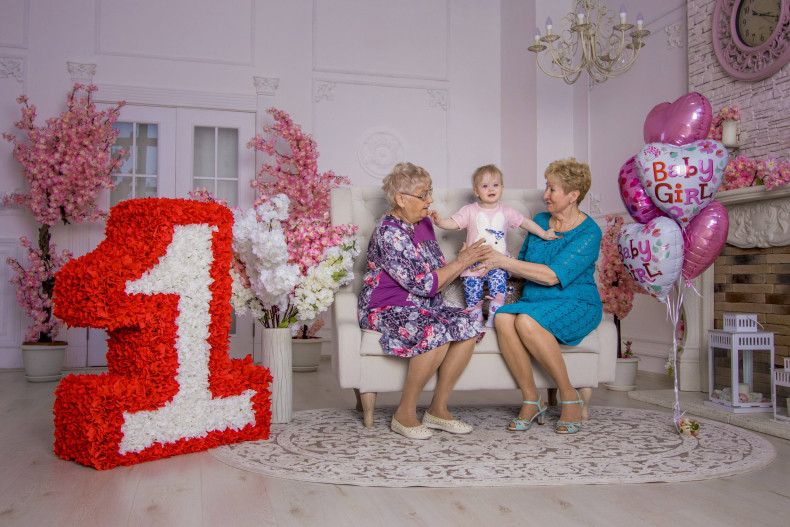 Сімейна фотосесія у студії на день народження, фото - Фотограф Надія Струлева