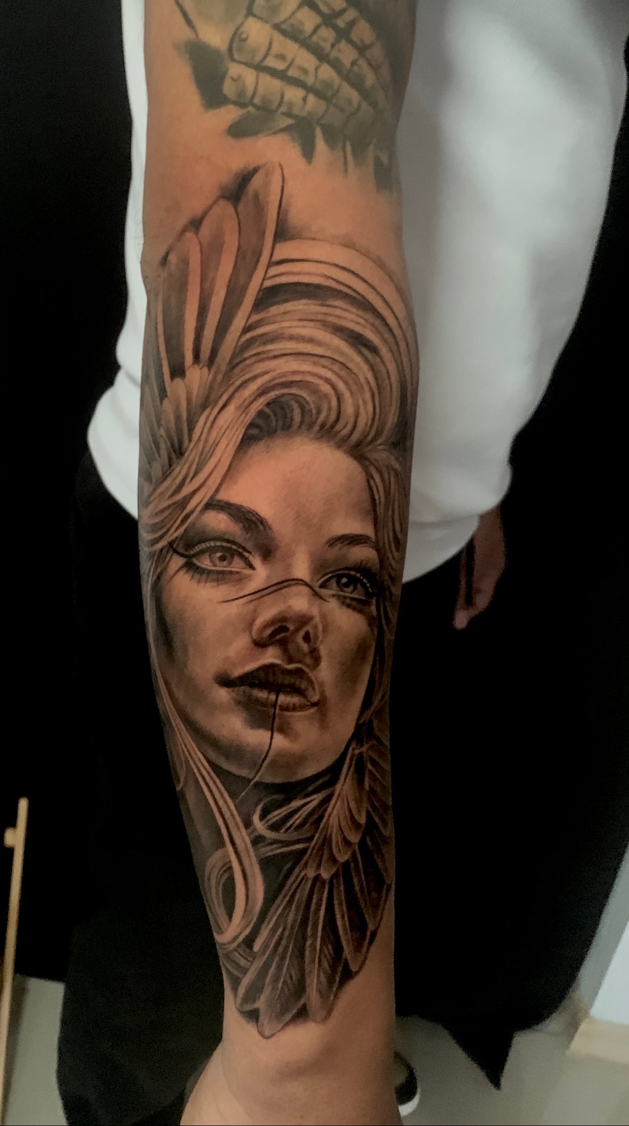Мужские на предплечье реализм, фото - Тату салон Free Art Tattoo