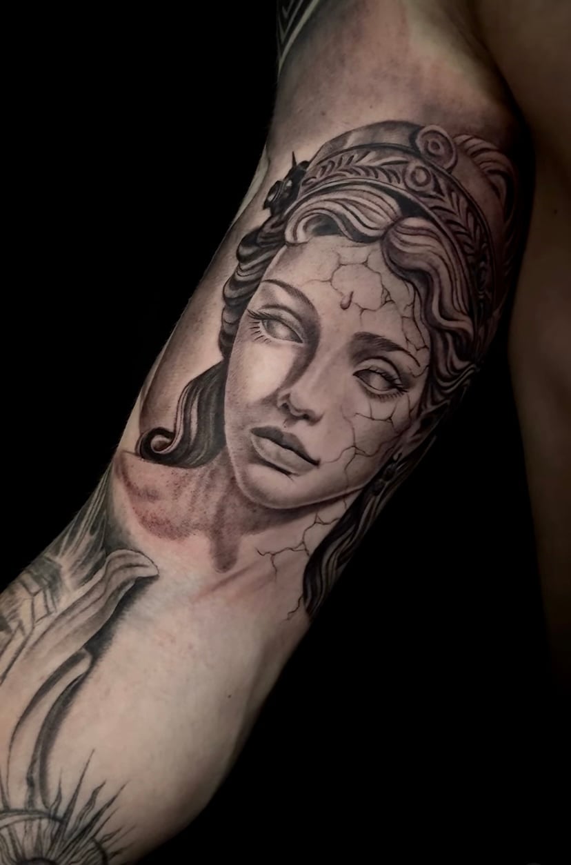 Для хлопців на плечі реалізм, фото - Тату салон Free Art Tattoo