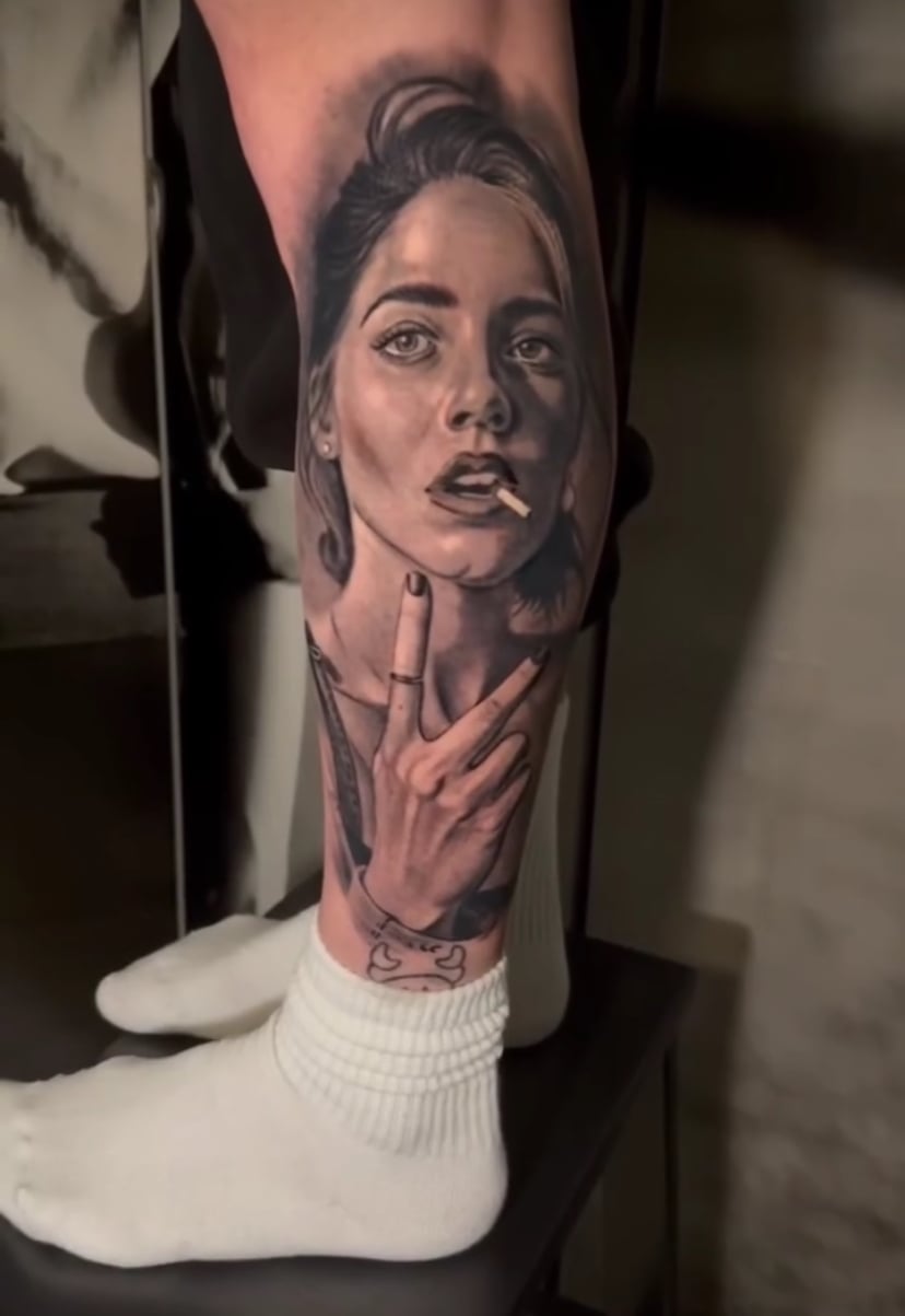 Мужские на ноге реализм, фото - Тату салон Free Art Tattoo