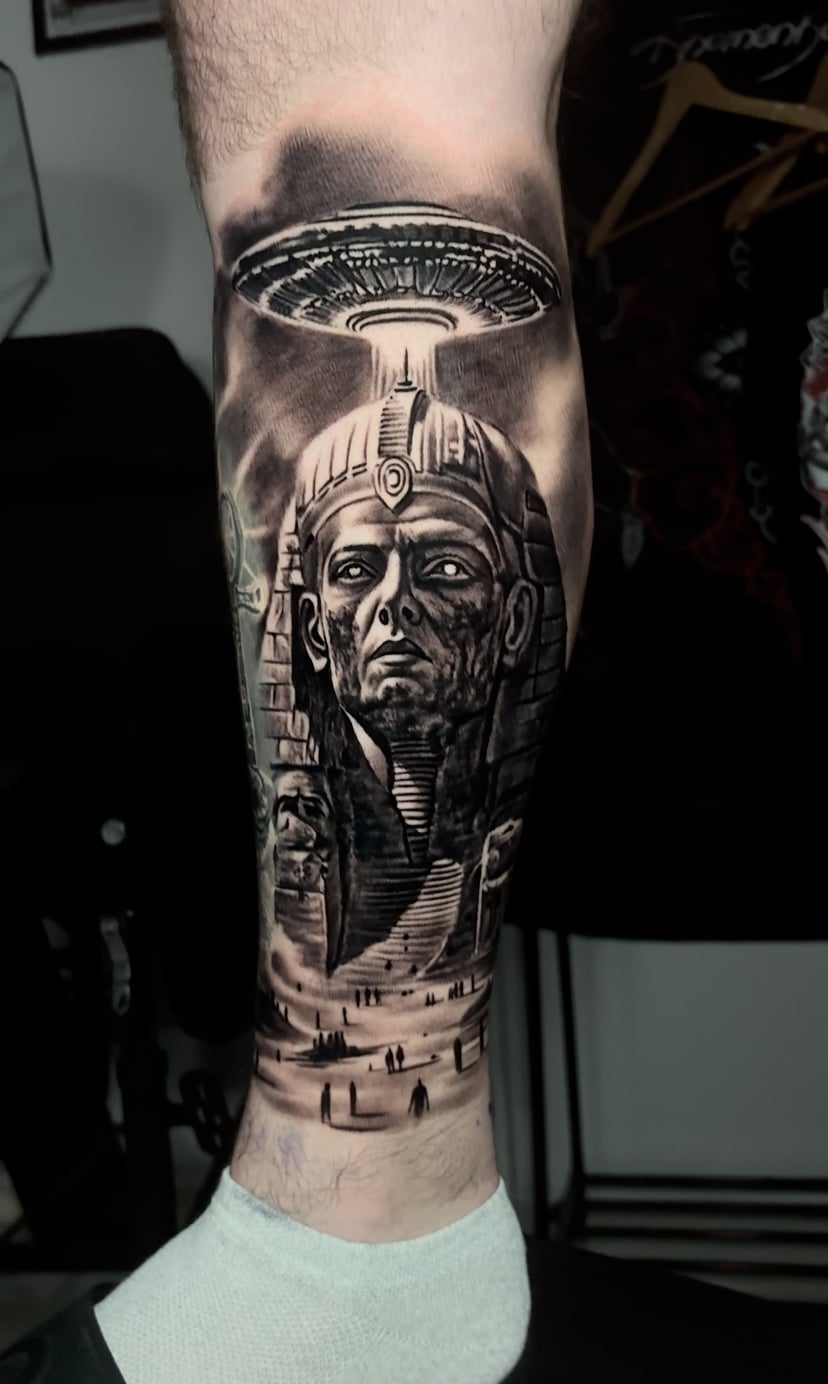 Мужские реализм черно-белые, фото - Тату салон Free Art Tattoo