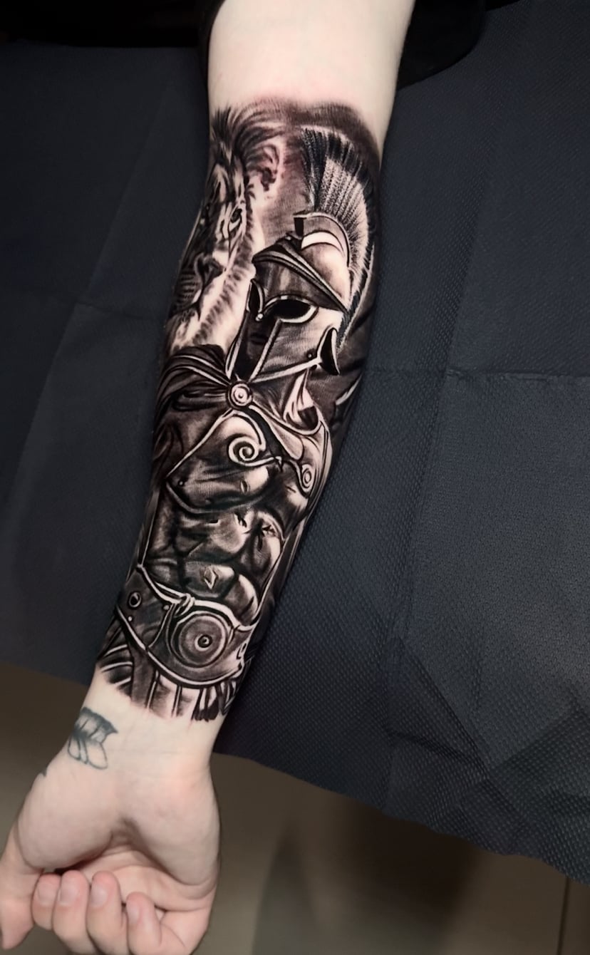 Мужские на предплечье реализм, фото - Тату салон Free Art Tattoo