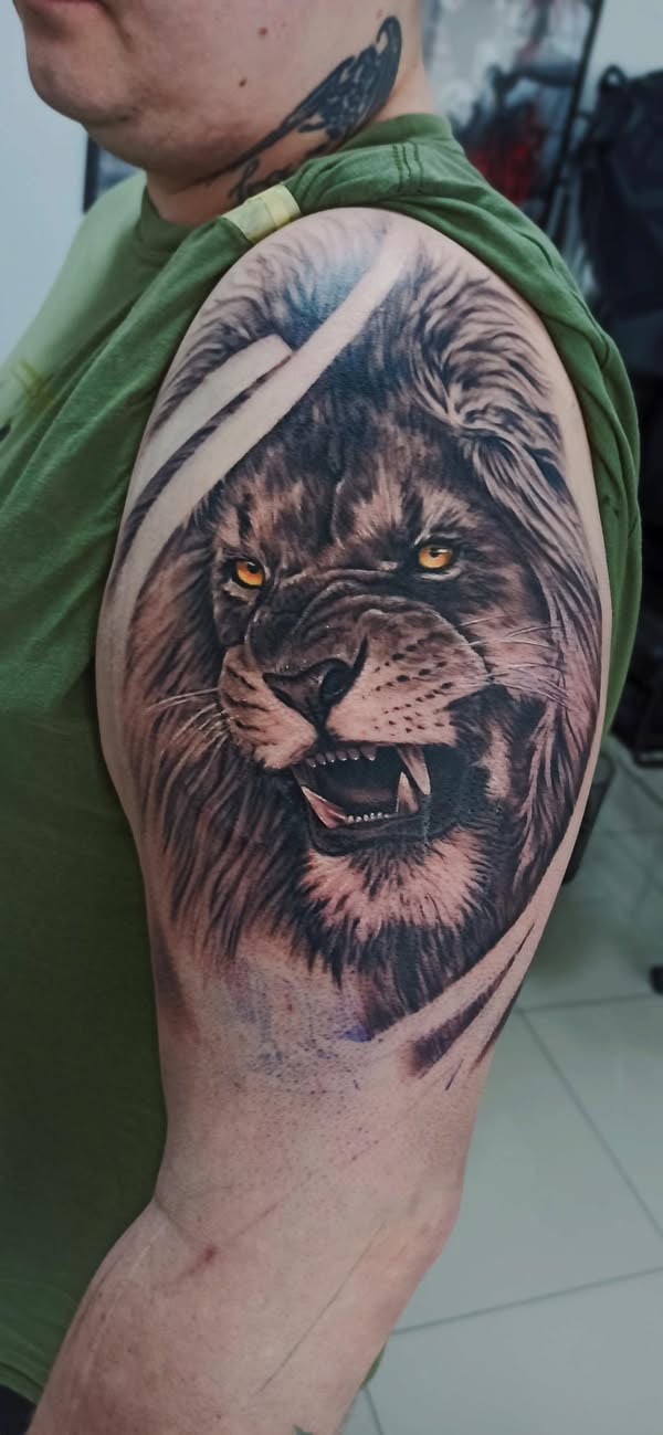 Мужские на плече реализм, фото - Тату салон Free Art Tattoo