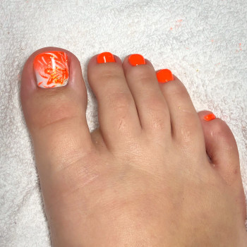 Педикюр с покриттям гель лаком