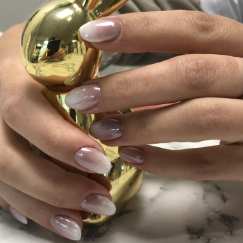 Манікюр покриття гель лаком