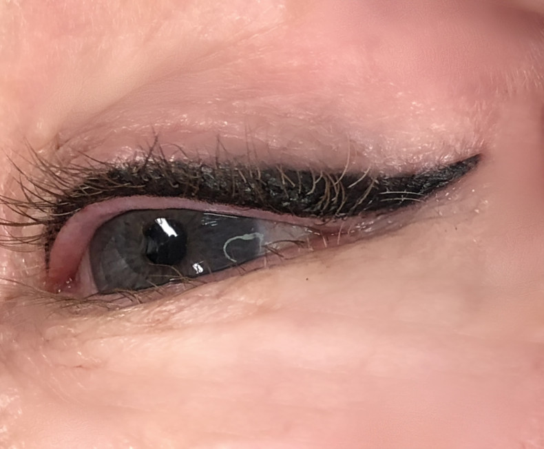 Перманентна стрелка, фото - Майстер татуажу Оксана Логвиненко